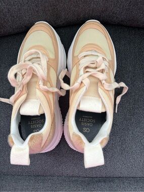 Oasis Society Cream and Blush Women's Chunky Sneakers